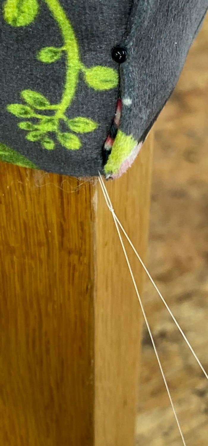 How to slip stitch - Slip knot to secure thread for chair.jpg