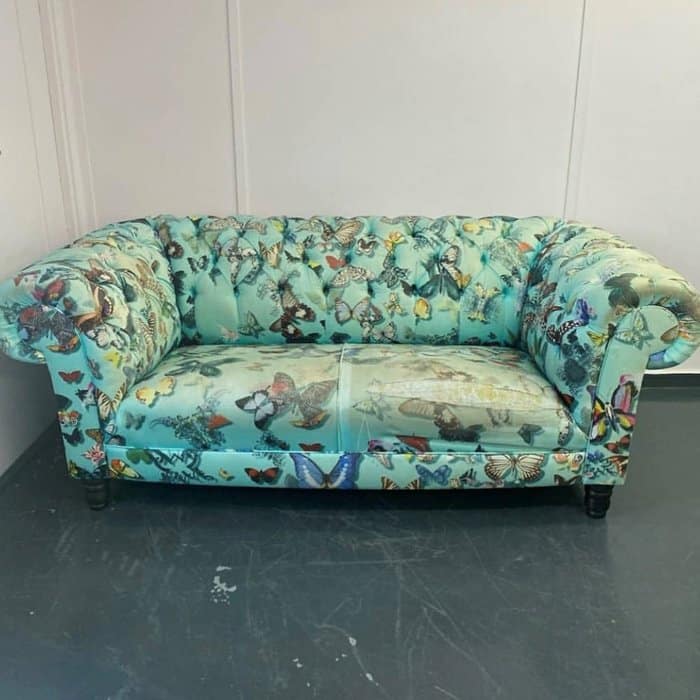 pre-upholstered butterfly chesterfield sofa