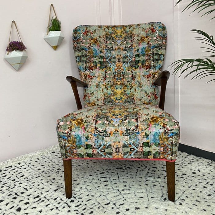 Chair reupholstered with sustainable and eco-friendly velvet from Blackpop