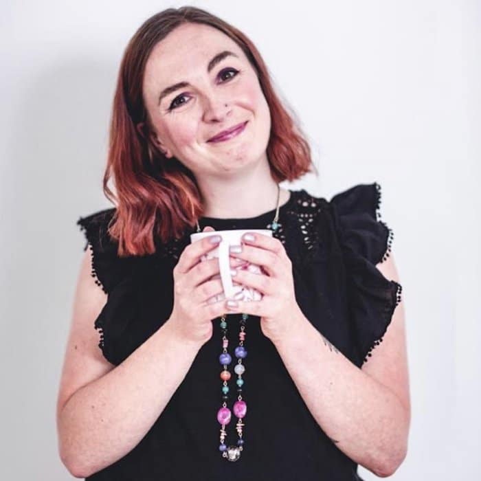 Headshot of Indya Hanlon from Indya Creates