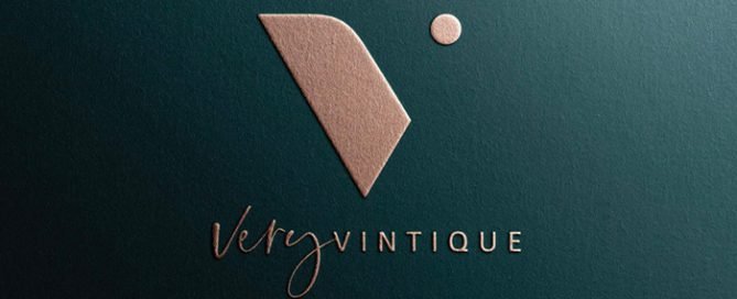 Very Vintique logo