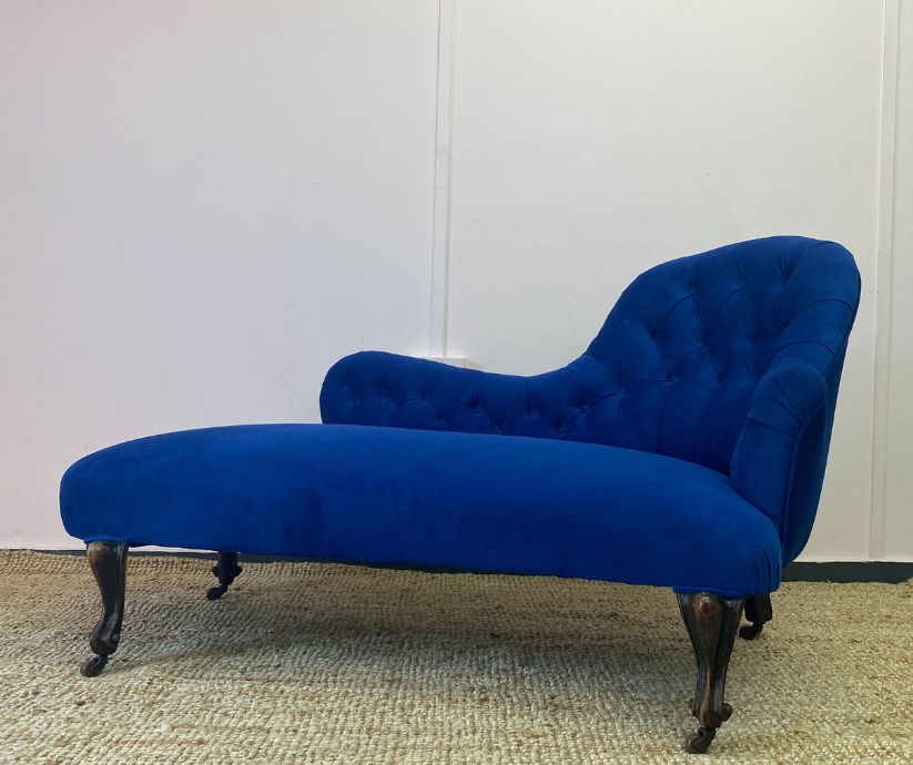 Reupholstered blue velvet chaise longue