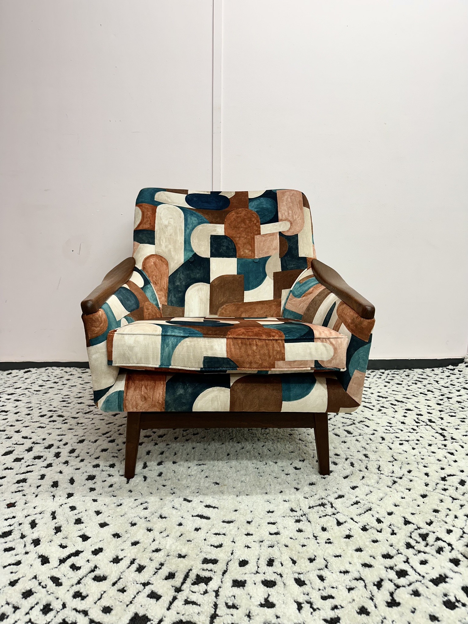 Ikon chair 1