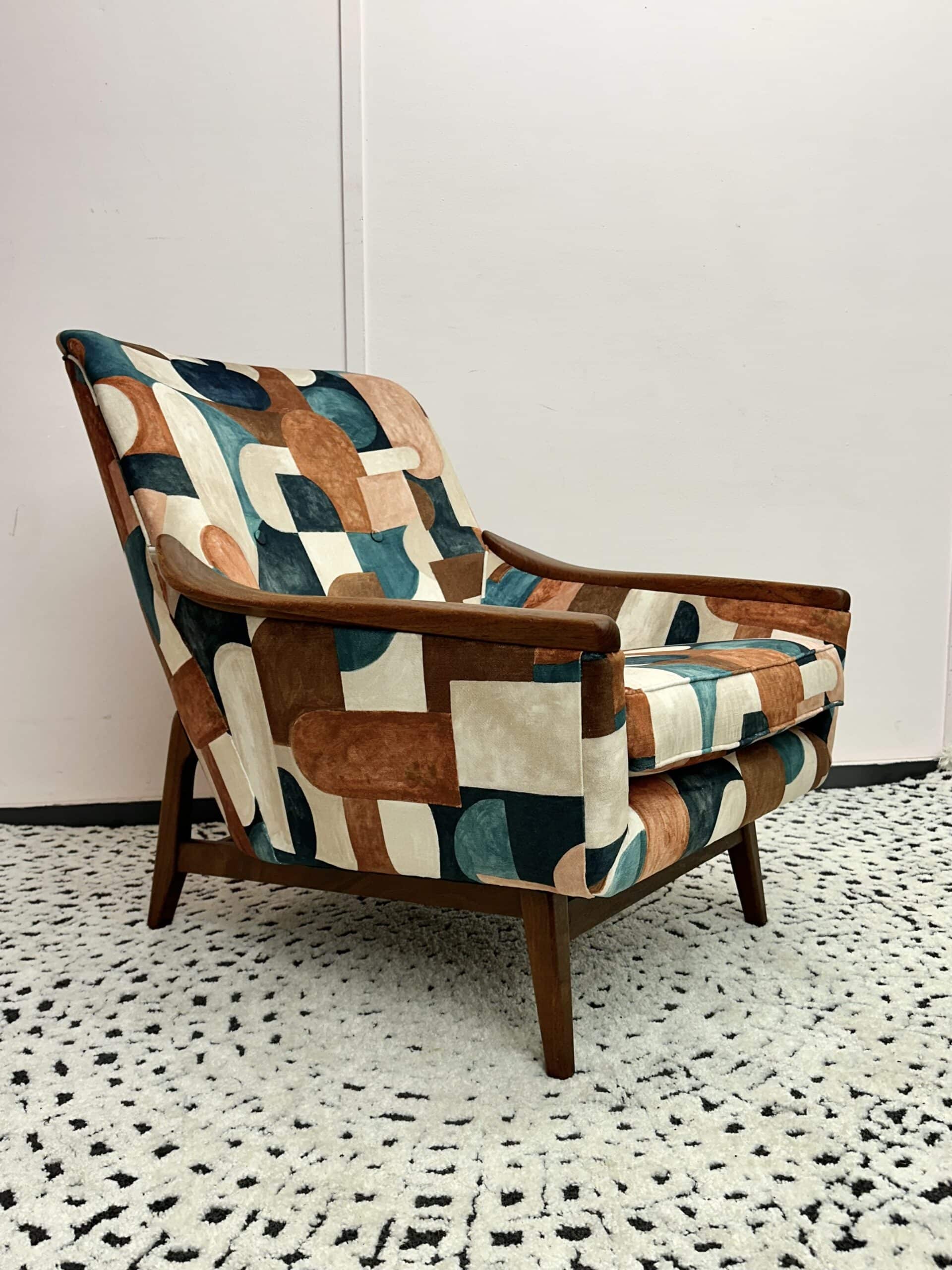 Ikon chair 3